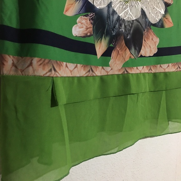 Green Floral Print Short Sleeve Blouse: XL *see measurements - Picture 5 of 10